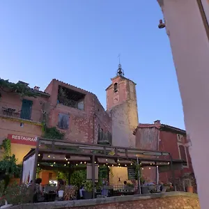 Hirondelle En Provence Roussillon (Vaucluse)